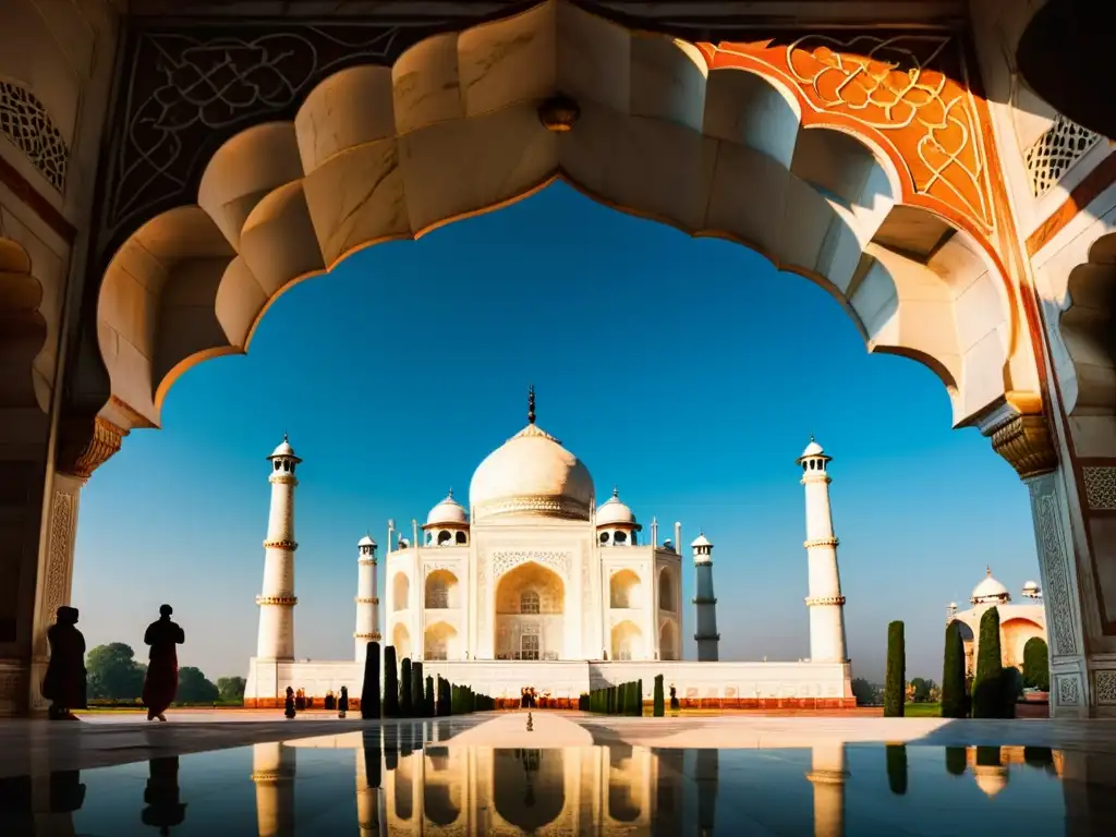 Imponente mausoleo del Taj Mahal en Agra, India, reflejado en el agua, con detalles de mármol y diseño simétrico, bajo la luz suave del atardecer