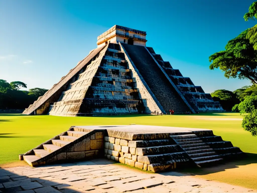 La pirámide de Kukulcán en Chichén Itzá, con la sombra del sol creando la ilusión de una serpiente durante el equinoccio