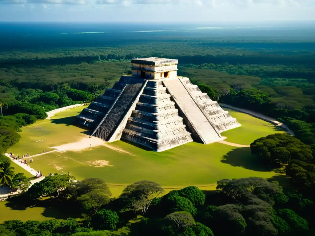 Una vista aérea de alta resolución del sitio arqueológico de Chichén Itzá en México, con pirámides y templos mayas rodeados de exuberante vegetación