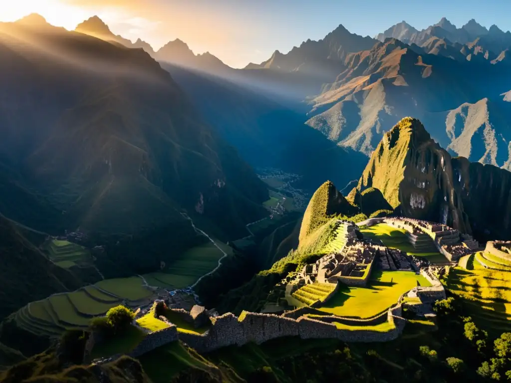 Vista panorámica de los Andes al amanecer, con rayos dorados iluminando picos escarpados y ruinas incas